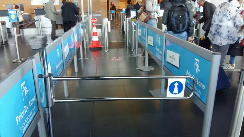 CRL Charleroi Airport T1 Priority lan2
