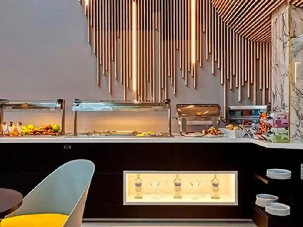 Pearl Lounge Naples