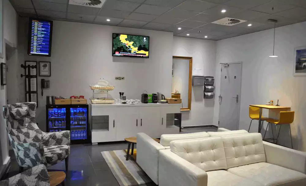 CRL Charleroi Airport T1 LOUNGE